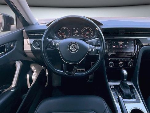 Used 2020 Volkswagen Passat 2.0T R-Line image 8