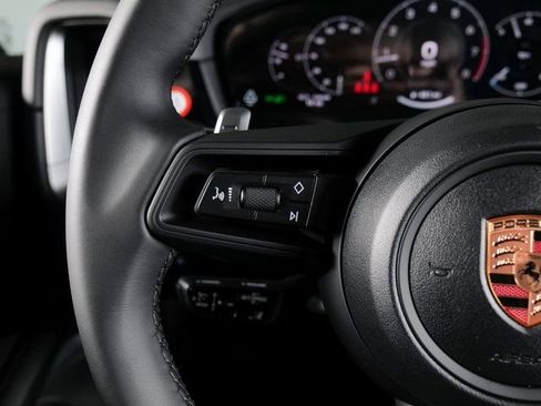 New 2026 Porsche Cayenne image 21