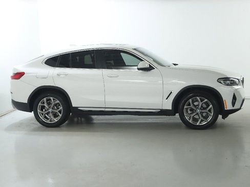 Used 2024 BMW X4 xDrive30i w/ Premium Package image 12