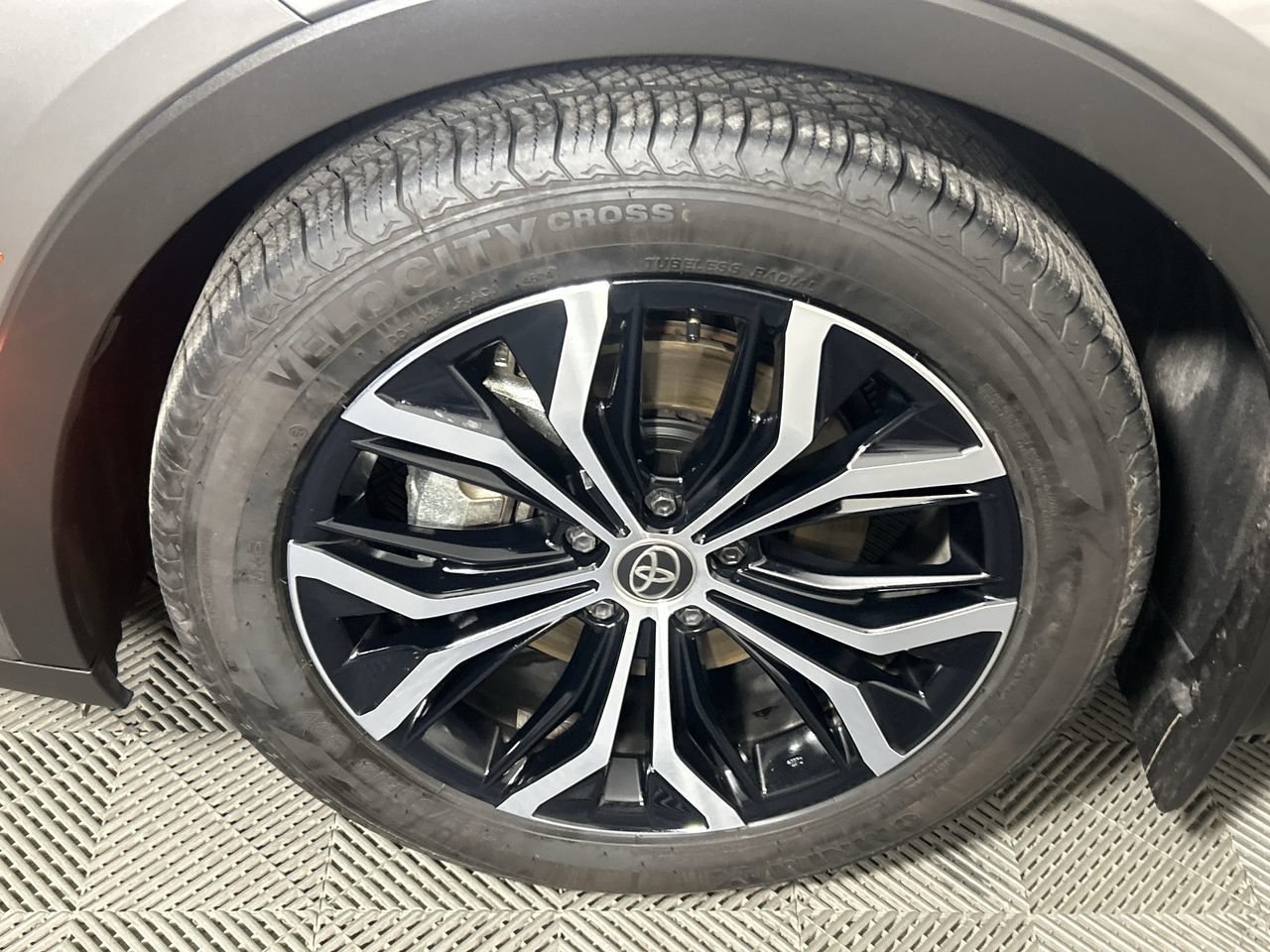 Used 2023 Toyota Crown AWD/4WD image 10