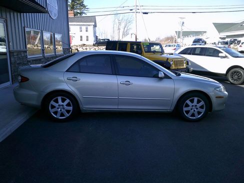 Used 2005 MAZDA MAZDA6 i FWD image 8
