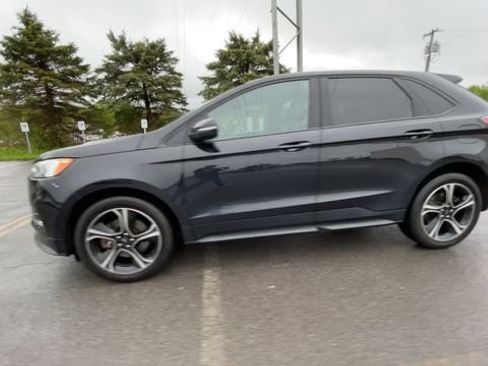 Certified 2020 Ford Edge ST w/ Cold Weather Package AWD/4WD image 6