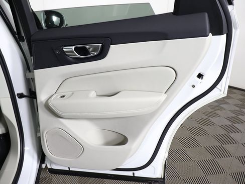 Used 2023 Volvo XC60 B5 Core w/ Climate Package image 28