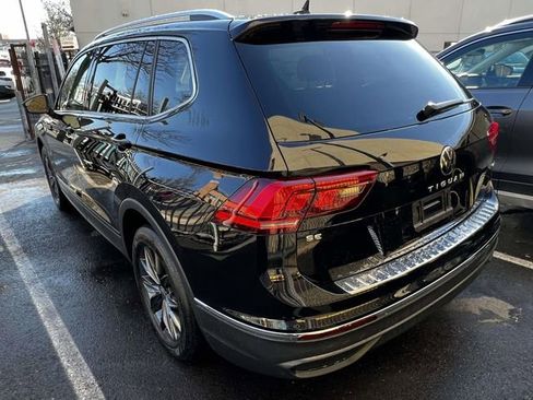 Certified 2023 Volkswagen Tiguan SE w/ Panoramic Sunroof Package image 5
