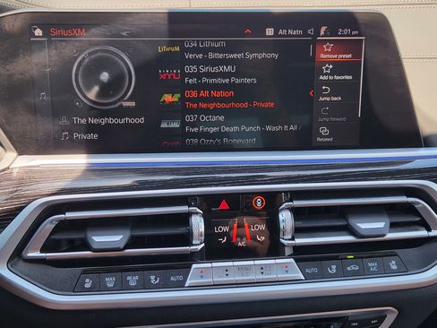 Used 2022 BMW X7 xDrive40i w/ M Sport Package AWD/4WD image 18