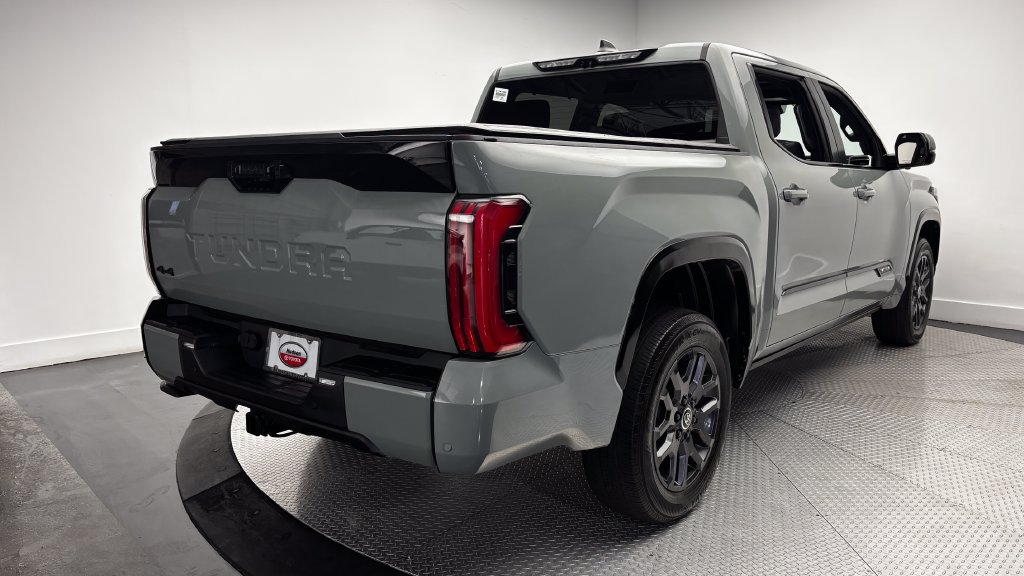 Used 2024 Toyota Tundra Platinum AWD/4WD image 43