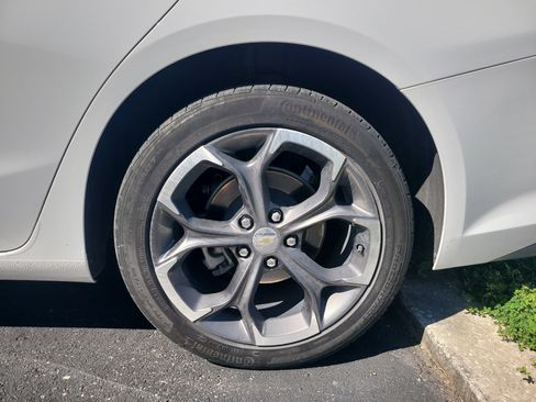 Used 2024 Chevrolet Malibu LT image 9