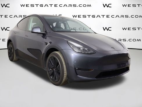 Used 2023 Tesla Model Y Long Range image 42