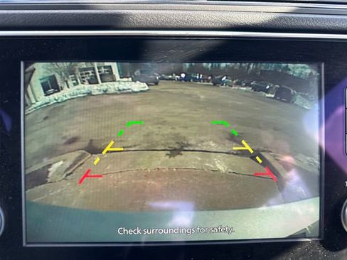 Used 2025 Nissan Leaf S image 17