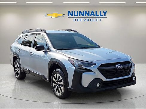 Used 2025 Subaru Outback Premium AWD/4WD image 7