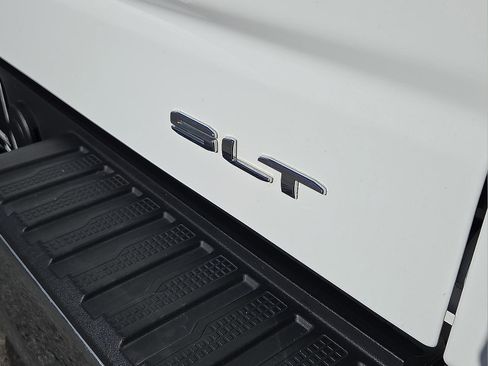 Used 2020 GMC Sierra 1500 SLT w/ SLT Convenience Package image 8