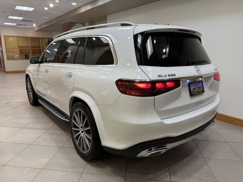 Certified 2025 Mercedes-Benz GLS 580 4MATIC image 3