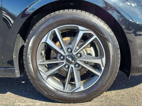 Used 2024 Kia Forte LXS image 5