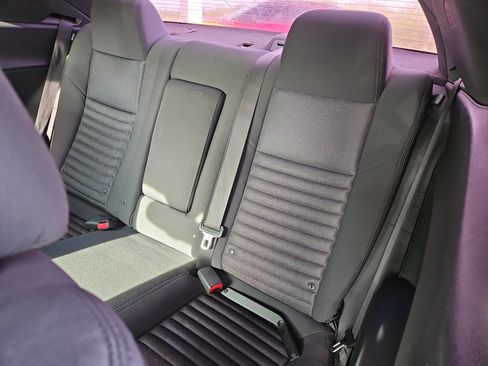 Used 2012 Dodge Challenger R/T image 9