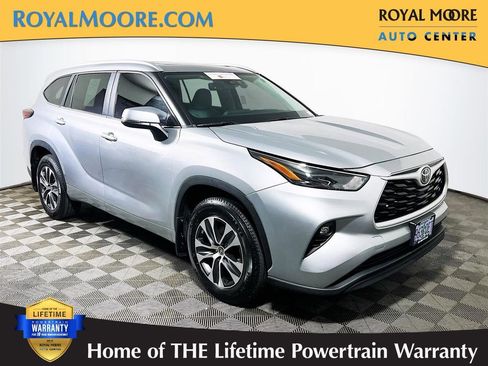 Certified 2024 Toyota Highlander XLE AWD/4WD image 1