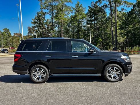 Used 2023 Ford Expedition Limited image 9