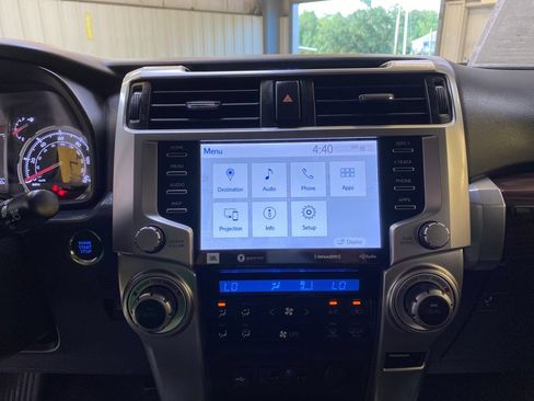 Used 2023 Toyota 4Runner Limited AWD/4WD image 38