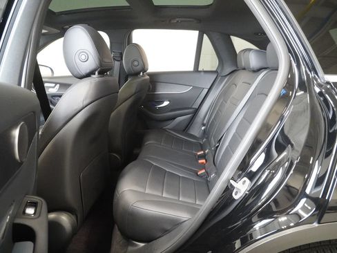 Used 2022 Mercedes-Benz GLC 300 4MATIC image 13