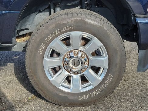 Used 2021 Ford F250 Platinum w/ FX4 Off-Road Package AWD/4WD image 9