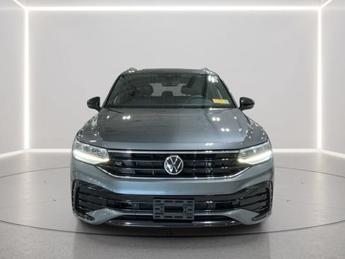 Used 2022 Volkswagen Tiguan SE R-Line FWD image 9