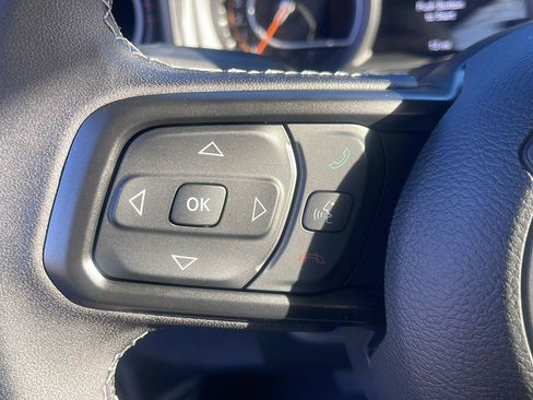 New 2025 Jeep Gladiator Rubicon image 13