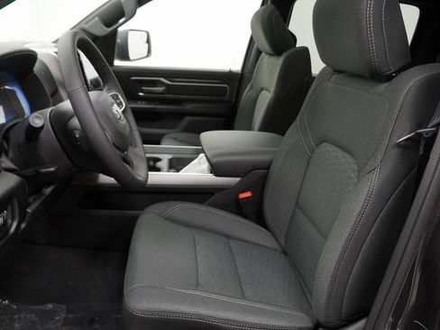 New 2026 RAM 1500 4x4 Crew Cab image 15