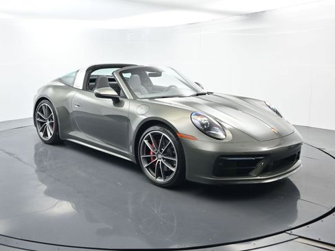 Certified 2021 Porsche 911 Targa 4S w/ Sportdesign Package image 17