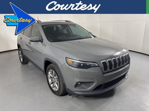 Used 2021 Jeep Cherokee Latitude Lux w/ Comfort/Convenience Group FWD image 1