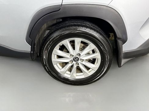 Certified 2022 Toyota Corolla Cross LE AWD/4WD image 32