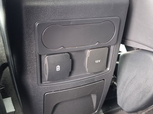 Used 2023 Ford Explorer XLT w/ Equipment Group 202A image 19