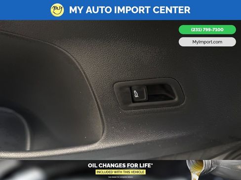 Used 2025 Volkswagen Atlas SEL Premium R-Line image 12