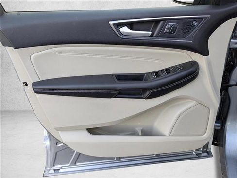 Used 2022 Ford Edge Titanium w/ Equipment Group 301A image 17