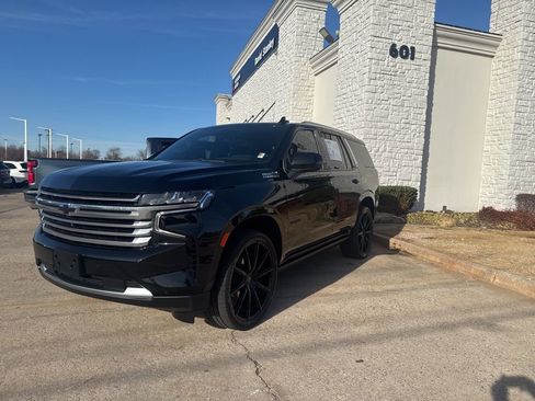 Used 2024 Chevrolet Tahoe High Country image 3