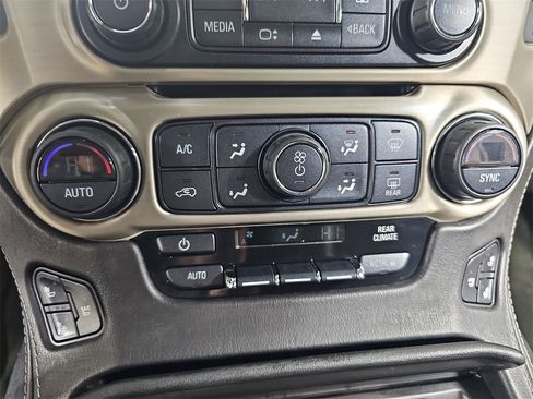 Used 2016 GMC Yukon XL Denali image 29