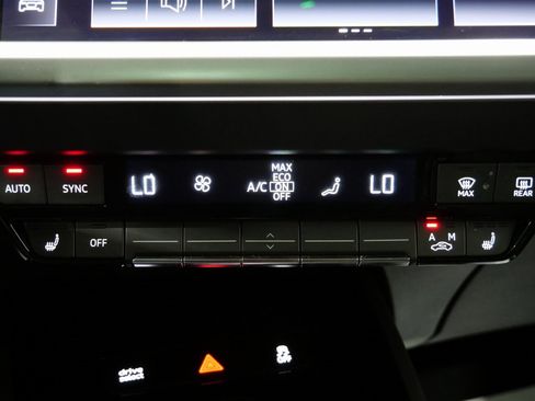 Used 2023 Audi Q4 e-tron Premium image 19