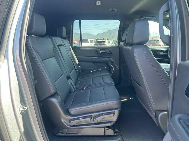 Certified 2025 Chevrolet Suburban Z71 AWD/4WD image 28