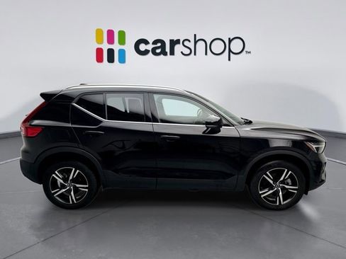 Used 2025 Volvo XC40 B5 Core image 6