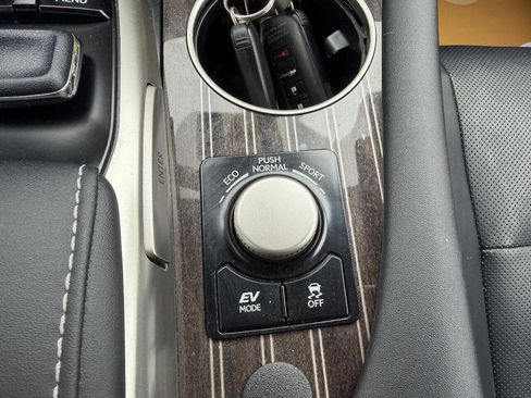 Used 2018 Lexus RX 450hL Luxury w/ Accessory Package AWD/4WD image 24