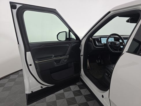 Used 2024 Rivian R1T Adventure AWD/4WD image 16