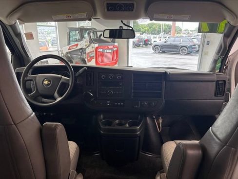 Used 2017 Chevrolet Express 3500 LT w/ LT Preferred Equipment Group RWD image 26
