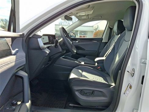 New 2026 Volkswagen Tiguan SE image 6