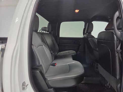 Used 2022 RAM 2500 Tradesman w/ Chrome Appearance Group AWD/4WD image 15