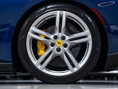 Used 2020 Ferrari Portofino RWD image 42