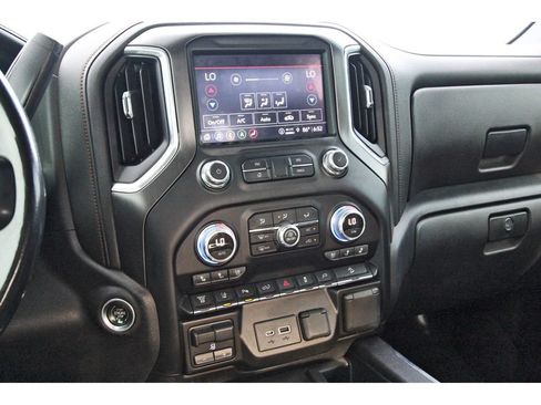 Used 2021 GMC Sierra 2500 AT4 w/ AT4 Premium Plus Package AWD/4WD image 29