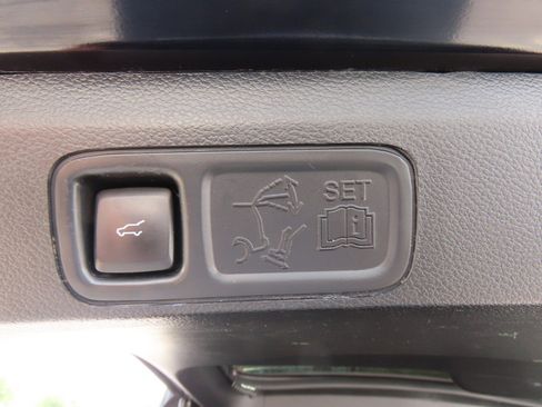 Certified 2021 Ford Expedition Limited image 13