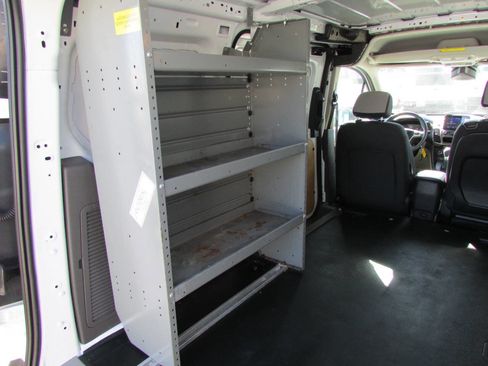 Used 2021 Ford Transit Connect XLT image 21