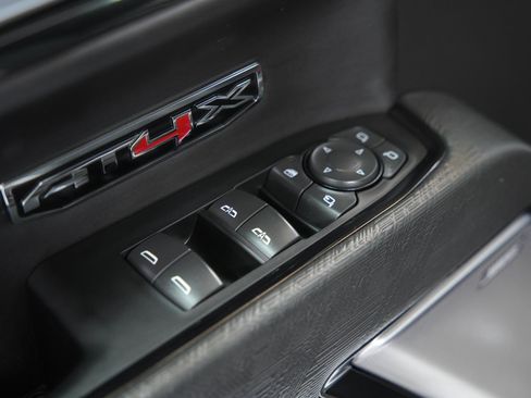 Used 2024 GMC Sierra 1500 AT4X image 30