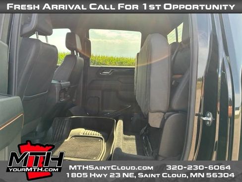 Used 2024 GMC Sierra 2500 AT4 w/ Technology Package AWD/4WD image 10