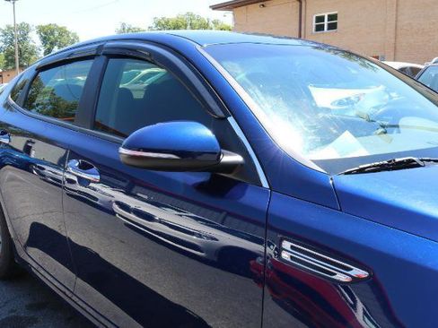 Used 2019 Kia Optima LX FWD image 3