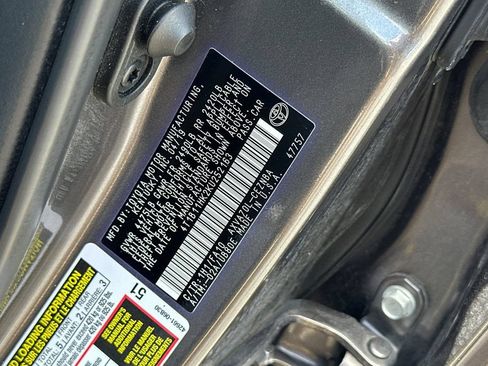 Used 2019 Toyota Camry LE FWD image 28
